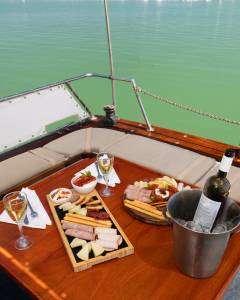food on boat